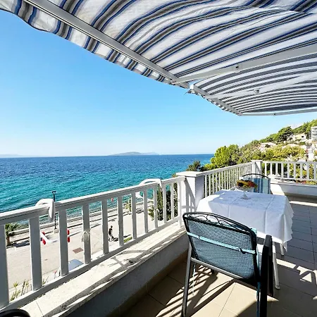 Tomo * זאוסטרוג