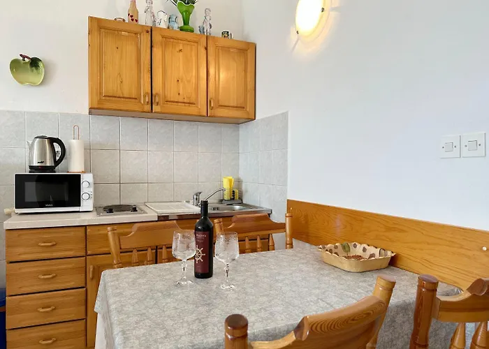 Tomo * זאוסטרוג